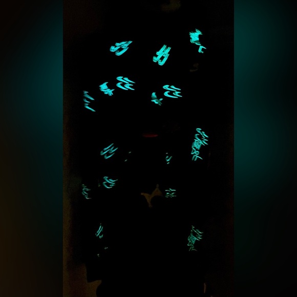 Nike girl youth glow in the dark leggings 
Size XL/extra large - Picture 7 of 8